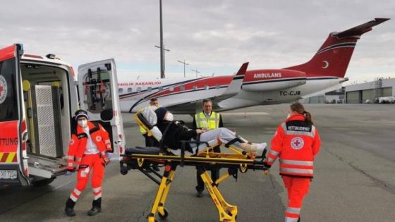 طائرة خاصة تنقل شاباً من الريف إلى ألمانياً للعلاج بعد تعرضه لحادث مروع