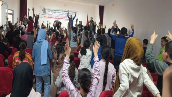الناظور : جمعية الحي العمالي للتنمية والبيئة بأزغنغان و دار الشباب أزغنغان يبصمان على مرسم جماعي للأطفال حول موضوع الماء
