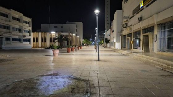 فيديو: جماعة ناظور تهدم “كشك” عمر طويلا لتزين ساحة مسجد الحاج المصطفى