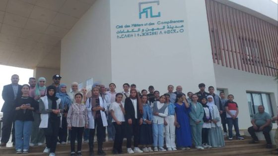 تلاميذ إعدادية بني سيدال و مجموعة من المدارس بالمنطقة يتوافدون على أروقة مهرجان العلوم بالناظور